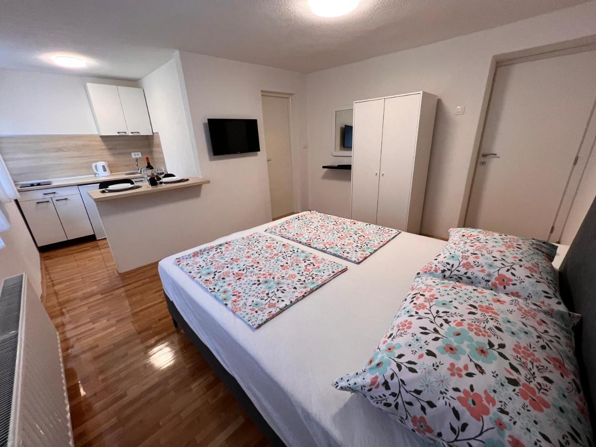 Guest House Kiwi Мостар Экстерьер фото