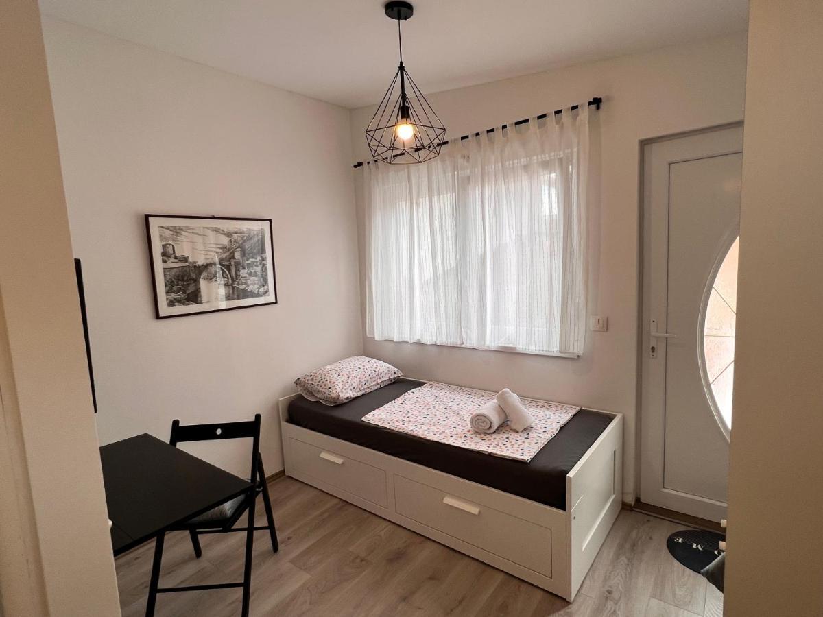 Guest House Kiwi Мостар Экстерьер фото